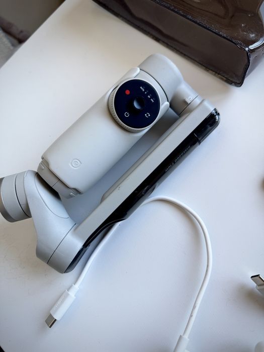 Стабилизатор новый Insta360 Flow Creator Kit Stone Grey свет и коробка