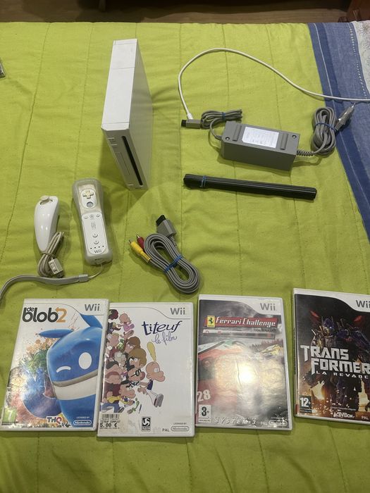 Vendo Wii com jogos e acessorios