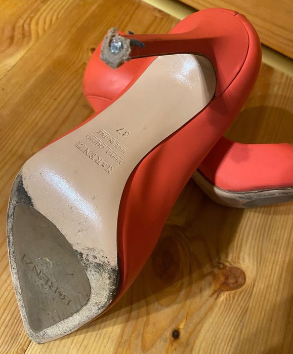 Kolorowe klasyczne szpilki Vero Cuoio 11 cm oranż cynober Italy 37