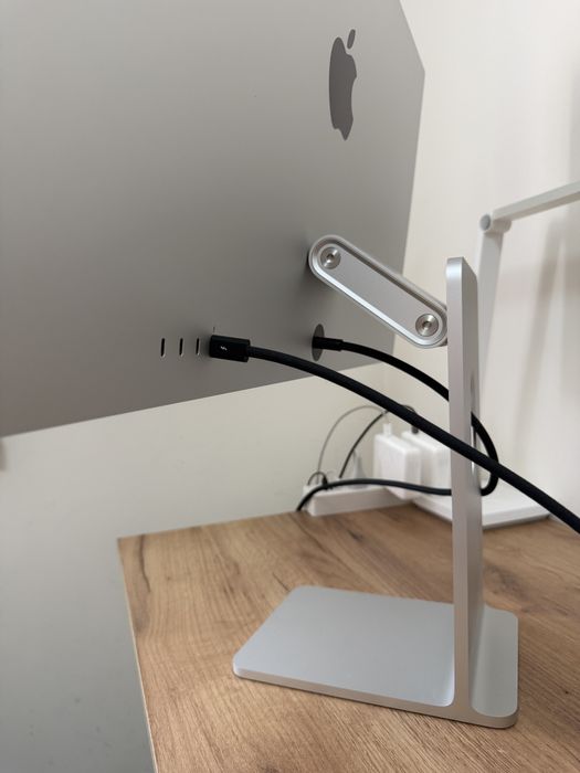 Apple Studio Display A2525 27" 5K Retina with Tilt- and height-adjustable stand / Nano-texture glass
