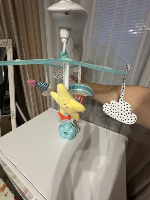 Музичний мобіль з проектором