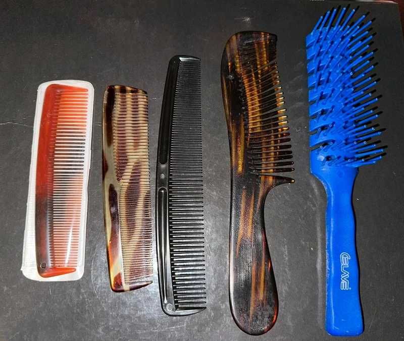 Conjunto de pentes e escovas cabelo vintage