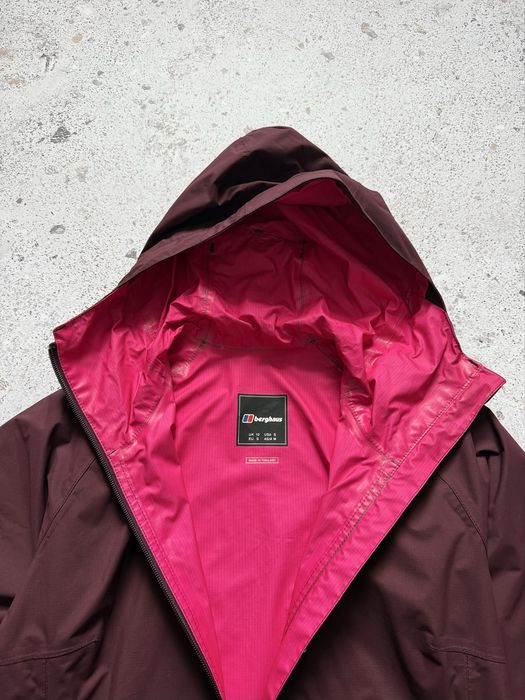 Жіноча трекінгова куртка штормовка berghaus hydroshell S як нова