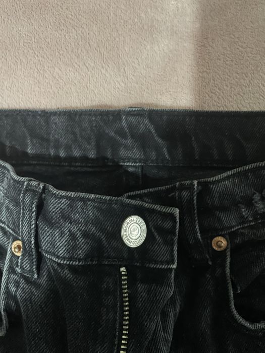 Джинси.    zara