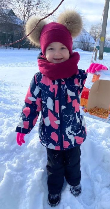 Зимова шапка з натуральними балабончиками