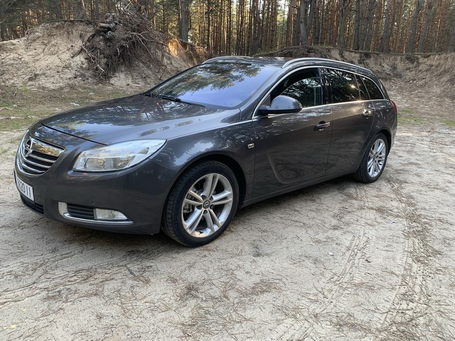 Опель інсігнія 2010 рік