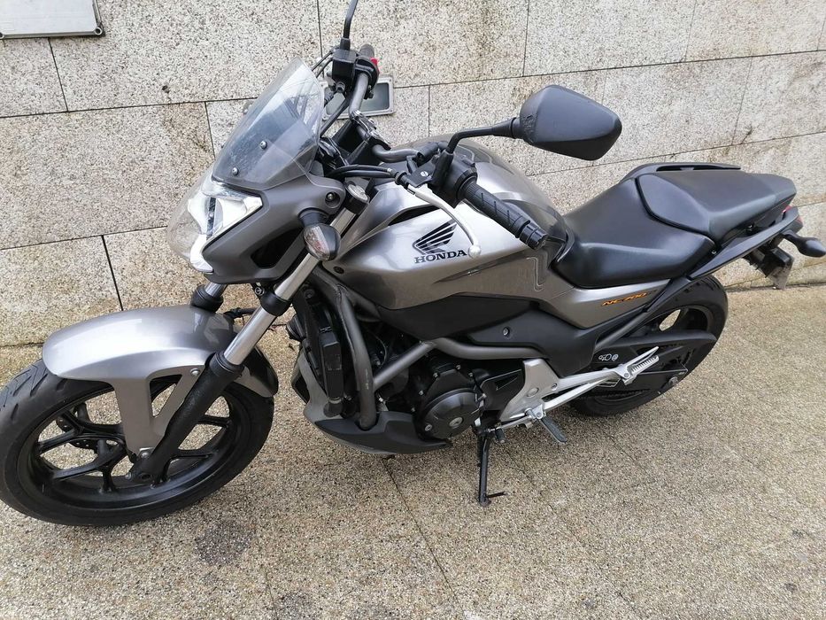 mota honda NC700S apenas 24000 kms bom estado