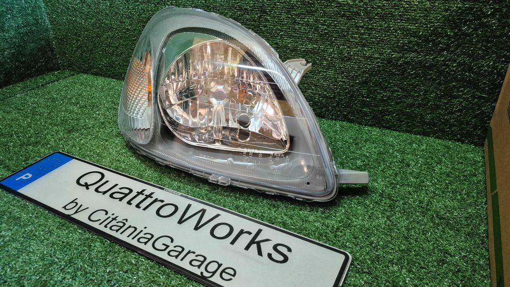 Otica Farol Direito Toyota Yaris P1 1999 a 2003 Ref. 212-11A2R-LD-EM NOVO DEPO