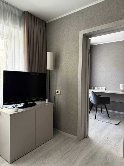 Перша здача все нове 2к квартира вул.Межова ЖК Варшавський Генератор