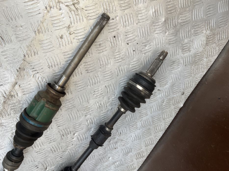 Полуось привод передний Аутлендер 06 год mitsubishi outlander