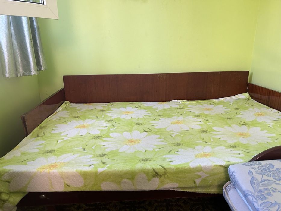 Кровать двуспальная с матрацем 2 шт