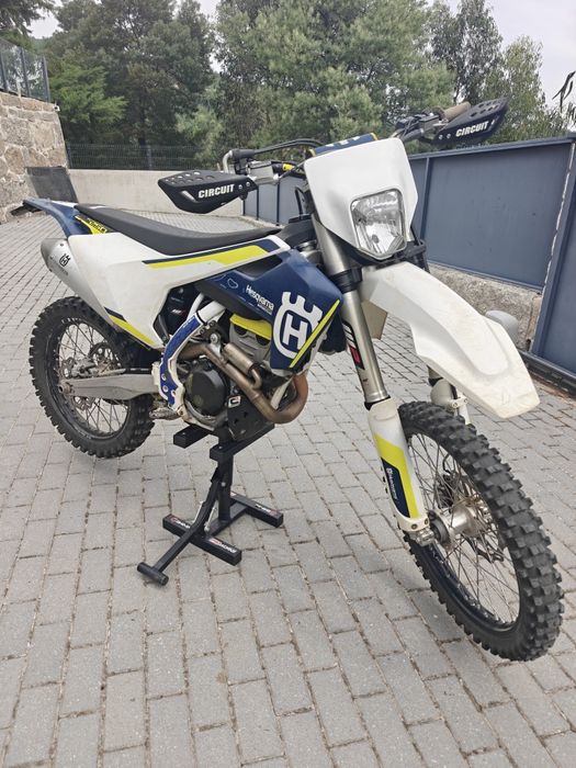 Husqvarna FE 250 matriculada