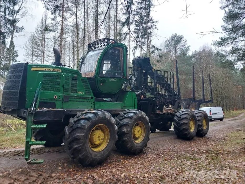 Forwarder John Deere 1910 G Uszkodzony