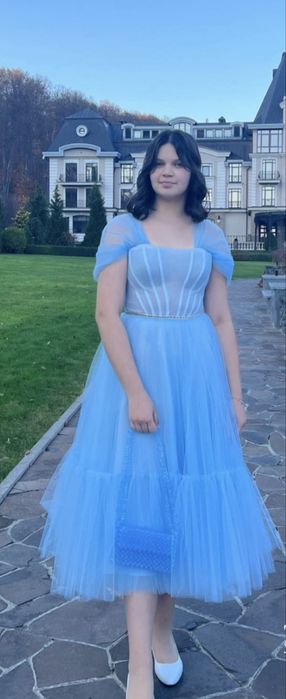 вечірня дизайнерська сукня