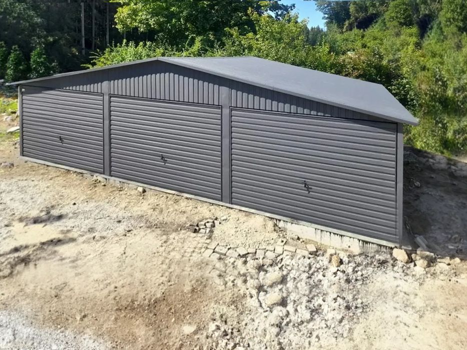 Garaż trzystanowiskowy 9x5 m grafit - Dach dwuspadowy, Brama uchylna