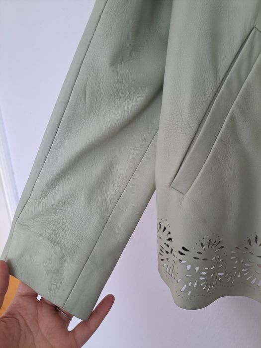 Стильна шкіряна куртка