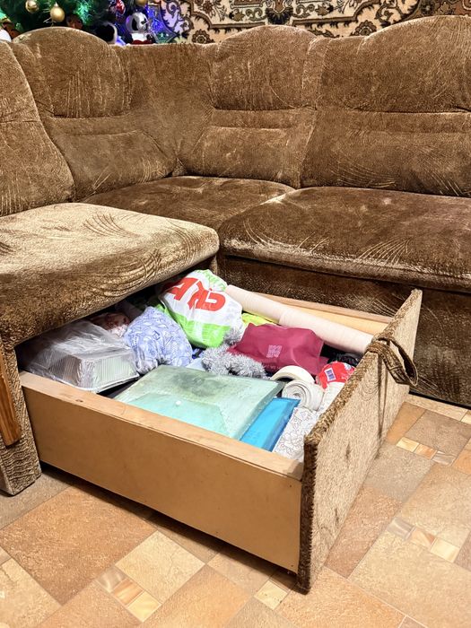 Продам диван угловой