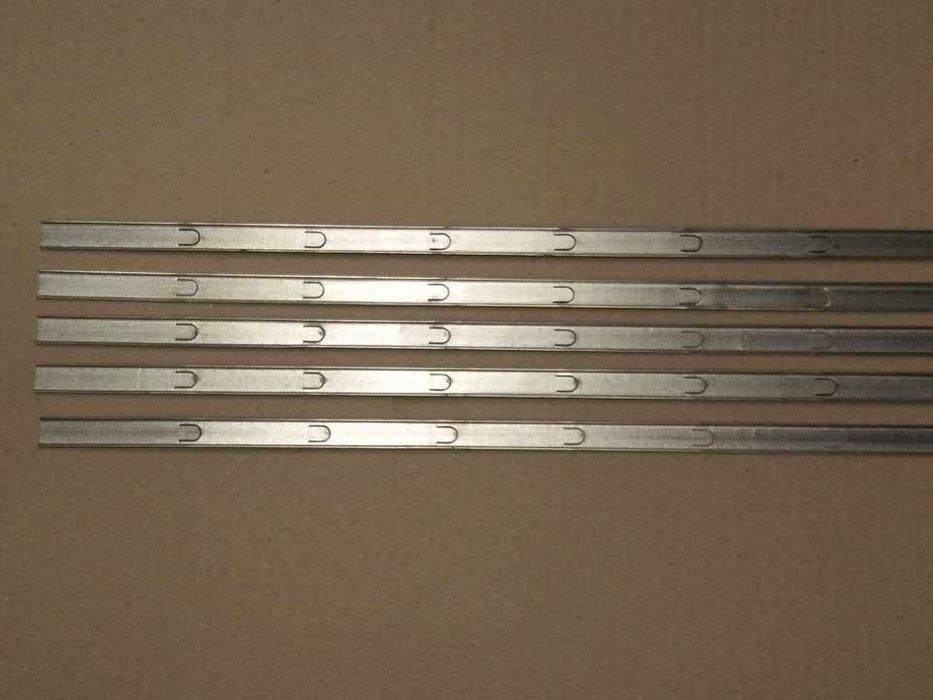 Fiat 125p listwy drzwi mocujące gume