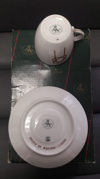 Chávena Vista alegre "nova na caixa"