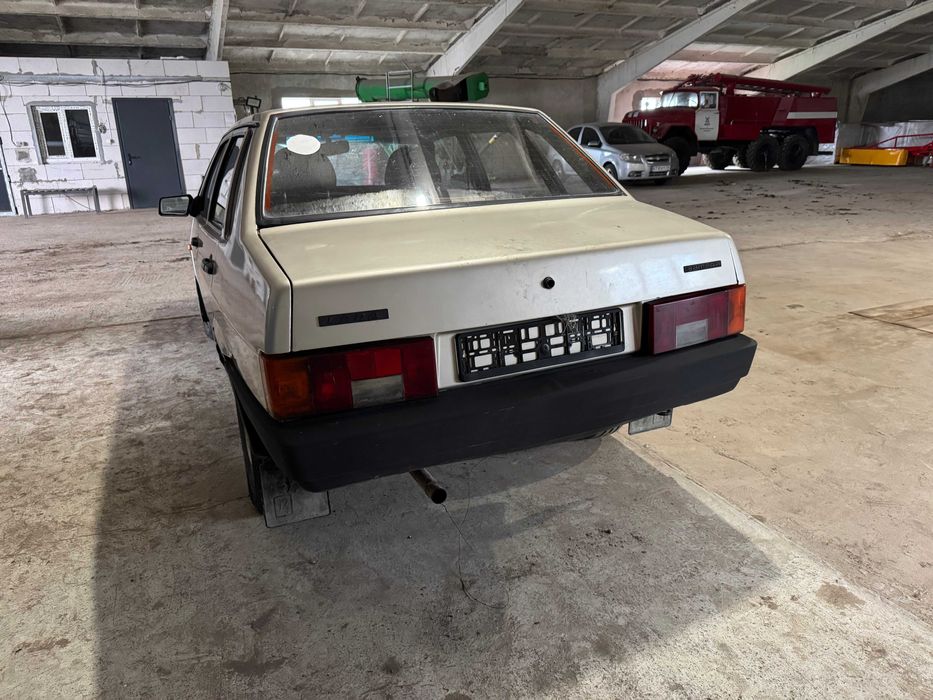 Автомобіль ВАЗ-21099