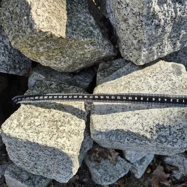 Kostka granitowa – różne wymiary, idealna do ogrodu i wykończeń