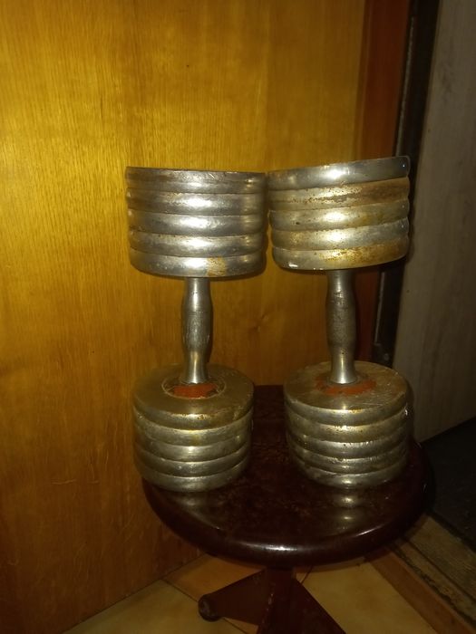 Продам гантелі 20кг.ціна 2100грн.за 1 гантель