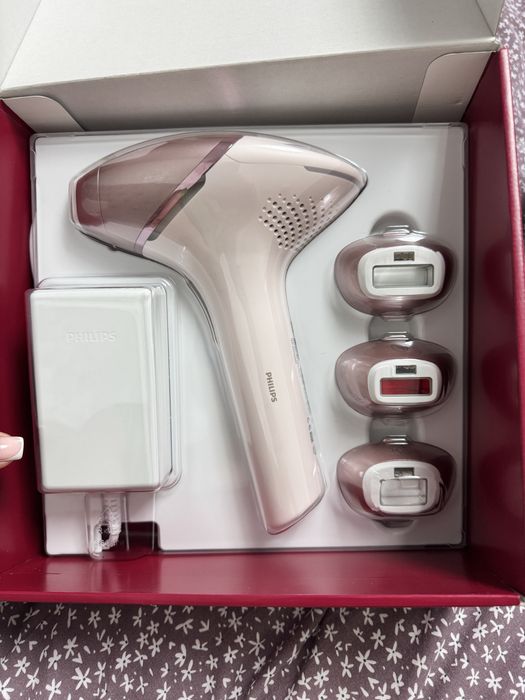 Philips Lumea IPL 9900 Series (BRI973 / BRI977)