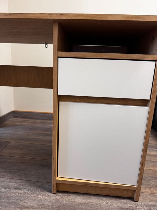 Продам письмовий стіл