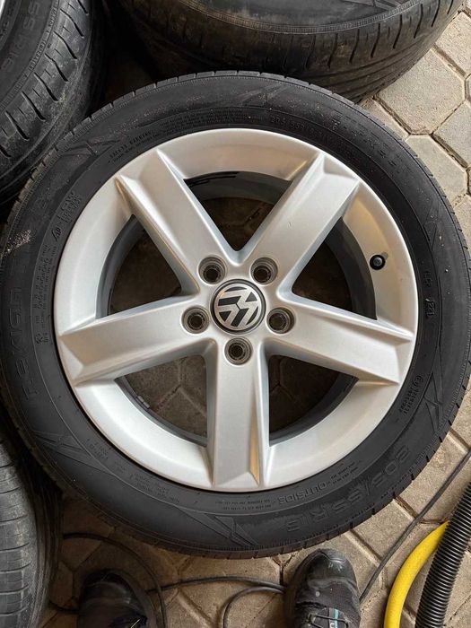 Felgi aluminiowe Audi z oponami 8K0071496 16" 7J ET46 5x112