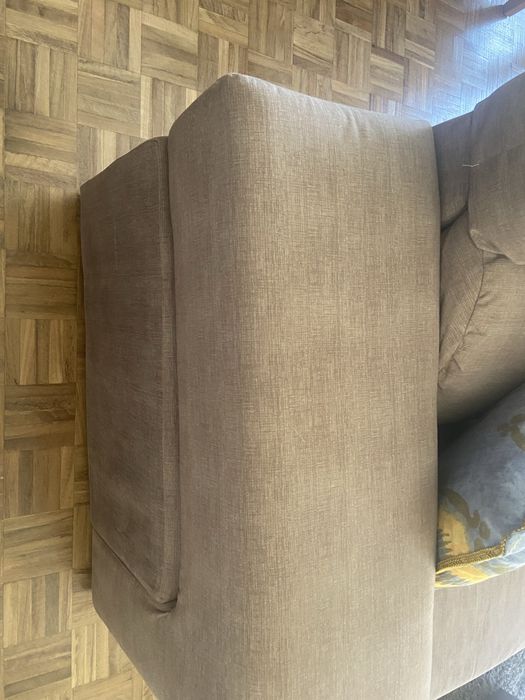 Sofá com chaise longue