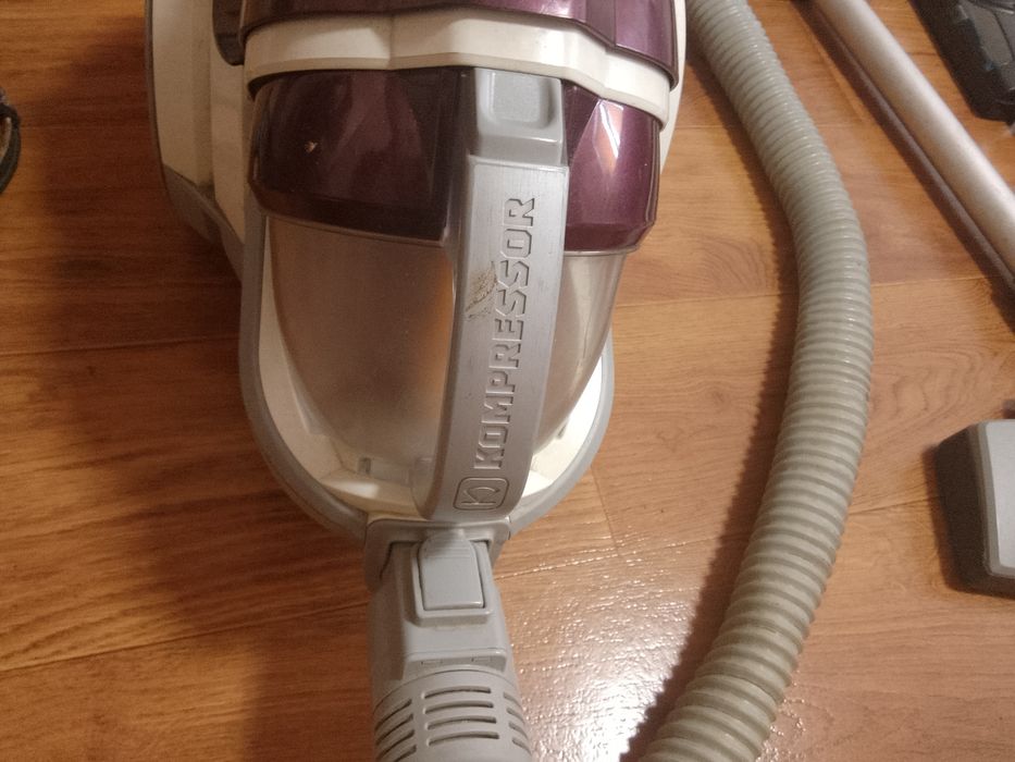 Пылесос LG kompres в хорошем состоянии