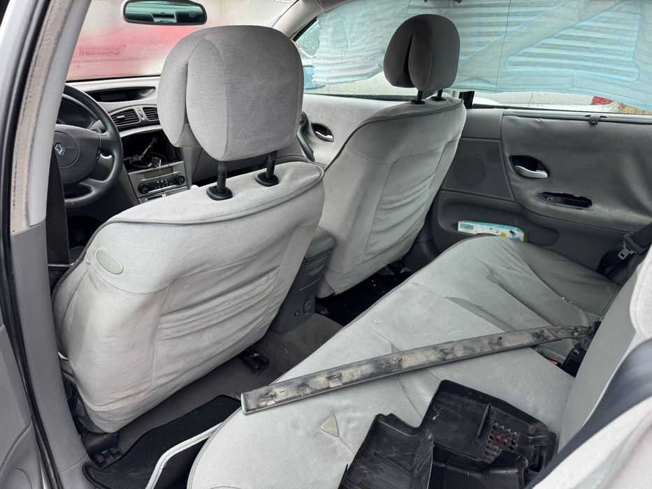 Renault Laguna 2 2002 a gasolina para peças