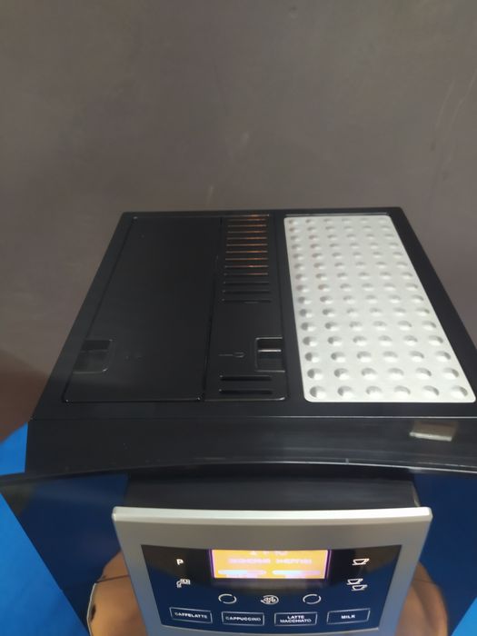 Кавоварка Delonghi perfecta touch 5600