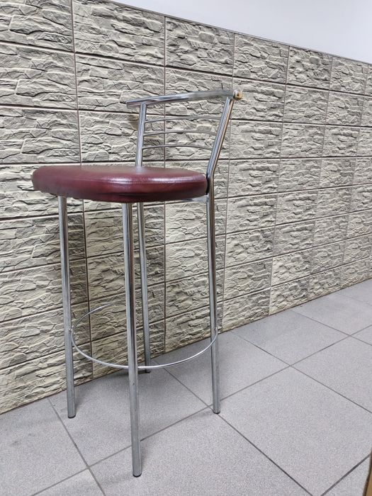 Барний стілець в чудовому стані