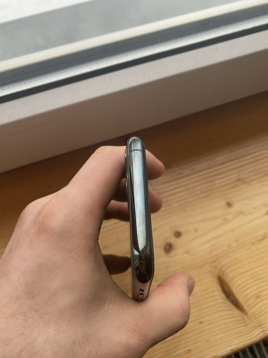 Продам айфон 11 про