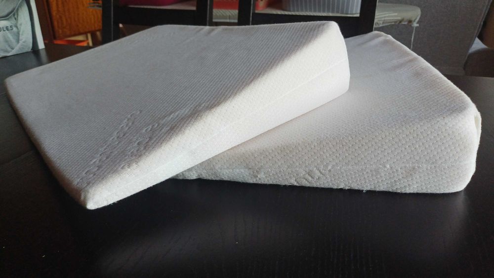 Conjunto 2 almofadas em cunha – capas removíveis e laváveis