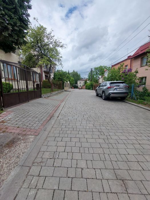 Продаж 2-ної квартири вул. Пасічна (Холм Слави)