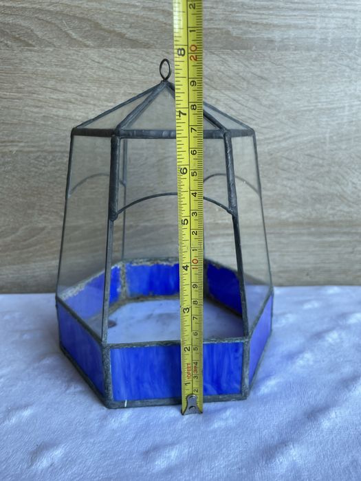 witrażowe terrarium ze szklanymi ściankami