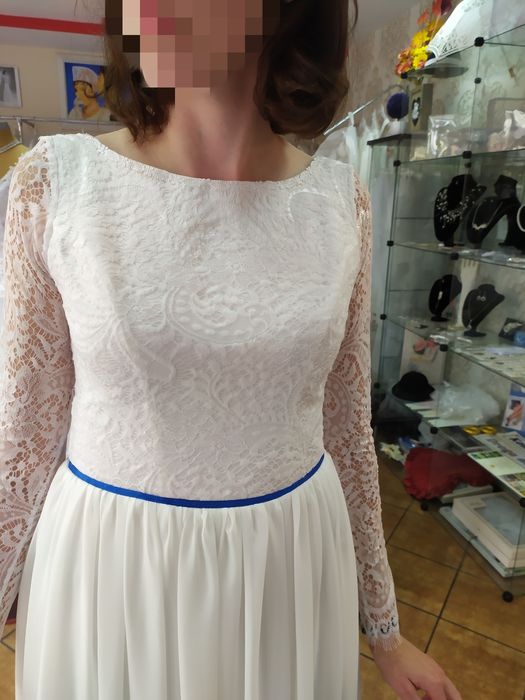 Suknia ślubna z niebieskim paskiem, koronkowy rękaw, 36-38, ecru