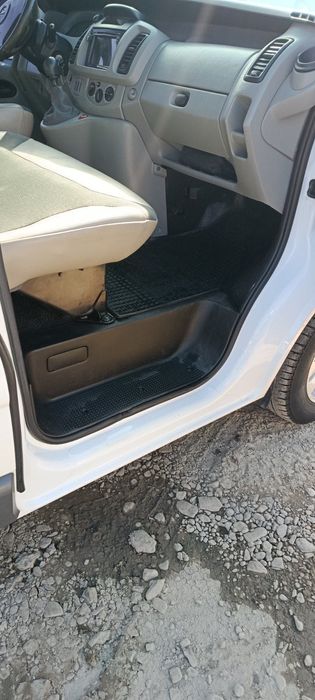 Мікроавтобус Opel Vivaro