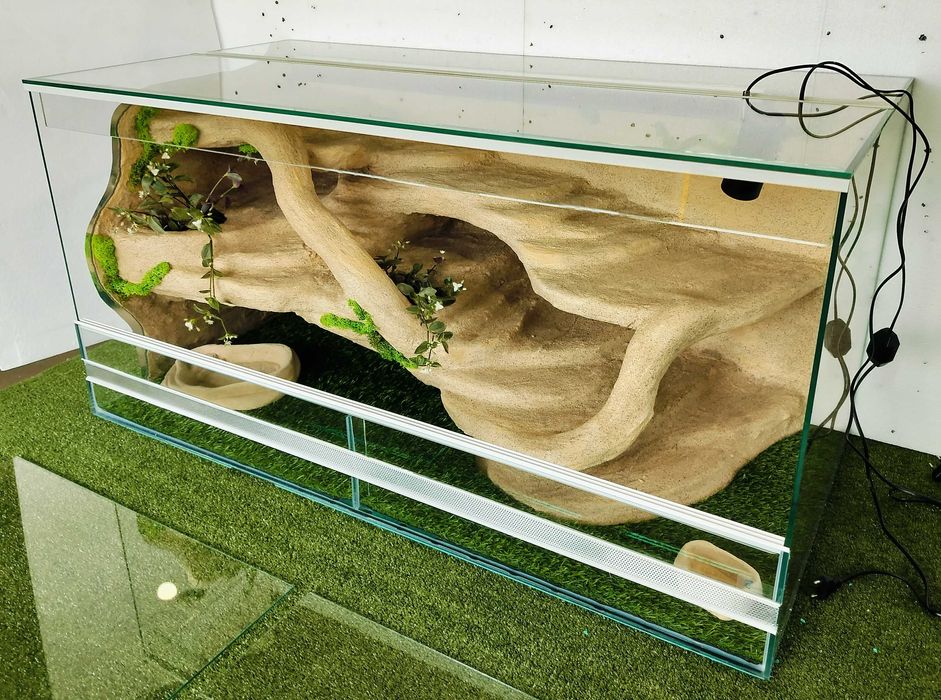 Terrarium dla agamy brodatej  z lampami i roślinami TW04P2A, AquaWaves