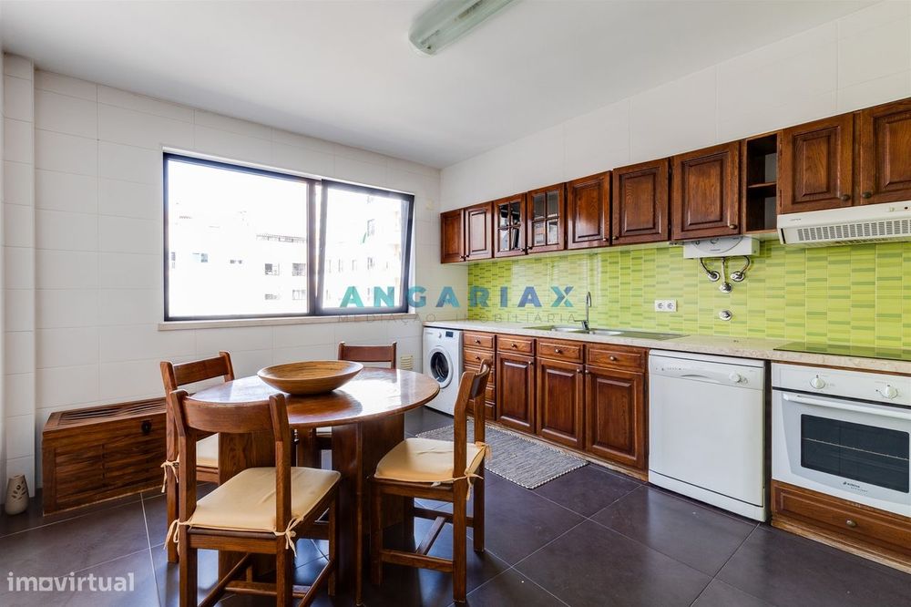 ANG1582 - Apartamento T3 para Venda na Avenida Marquês de Pombal, Leir