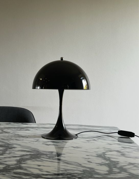 Louis Poulsen Candeeiro de mesa Panthella 250 Preto