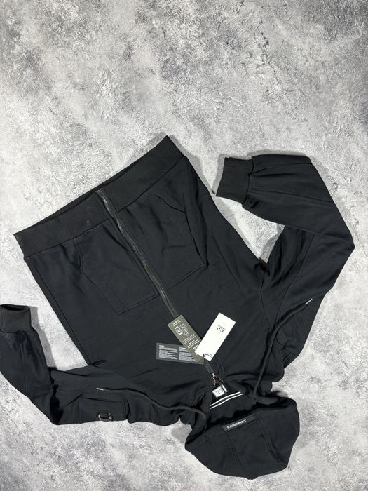 Продам зипку cp company
