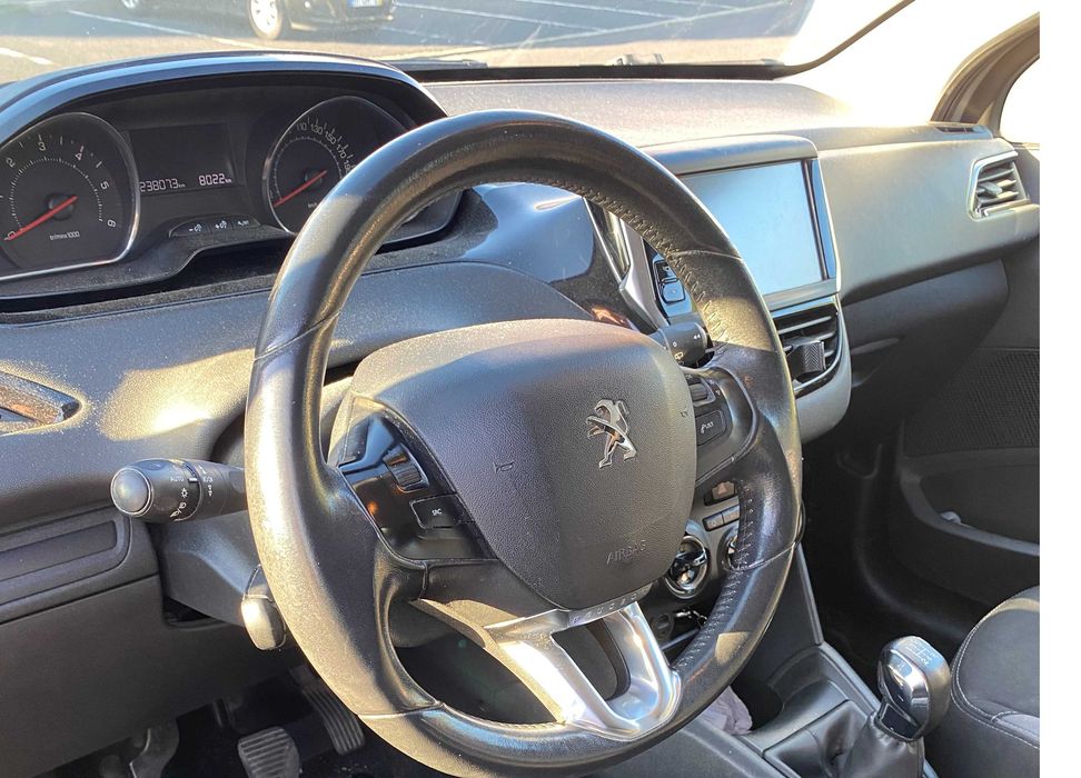 Peugeot 208 1.4 HDi (2014) – Muito económico | Bom estado geral