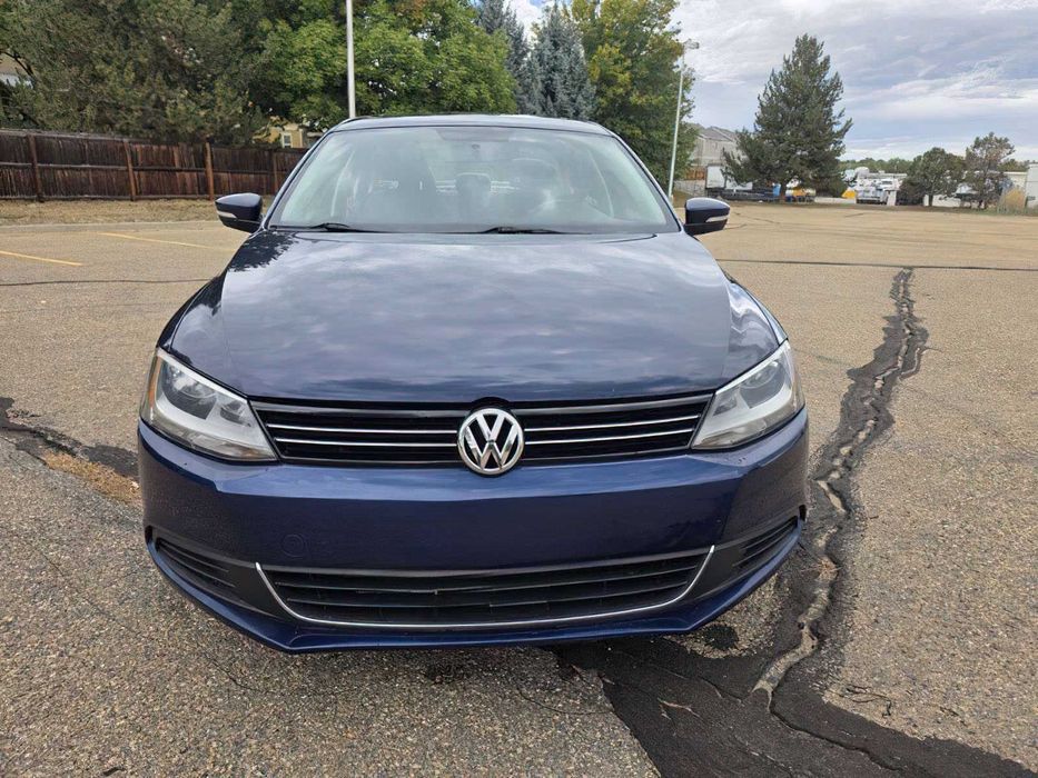 Volkswagen Jetta      2013