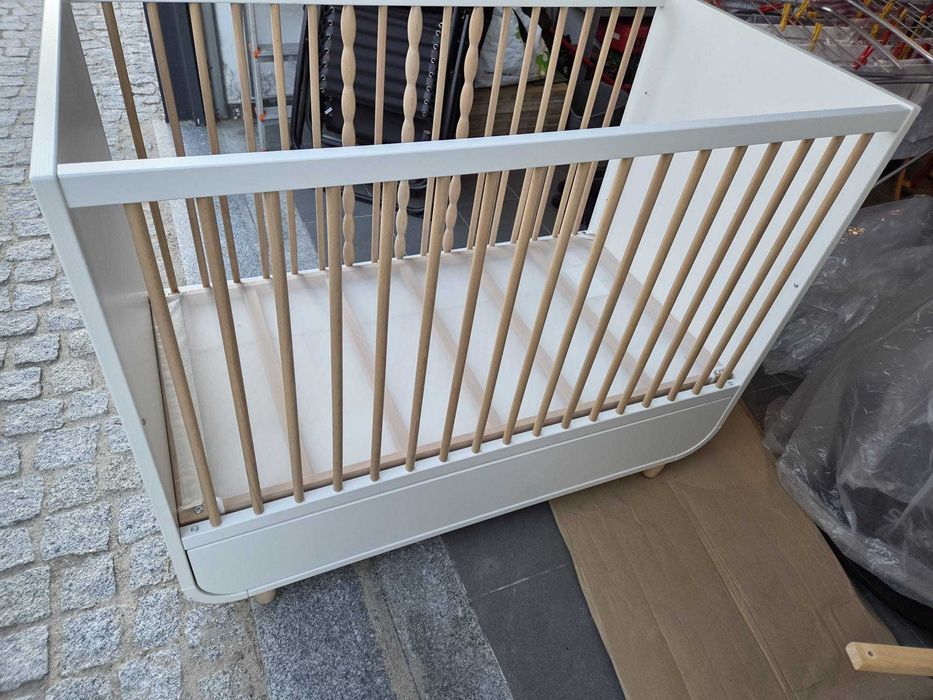 Berço IKEA com gaveta MYLLRA + Colchão e Protetor