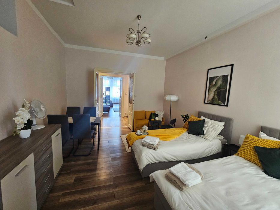 Do wynajecia na doby piękny duży apartament w Kraków- Centrum do 7 os. Terminy: