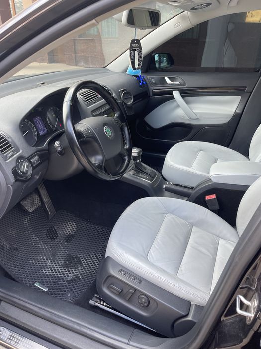 Skoda Octavia A5 2.0 бенз Автомат Laurin Klement
