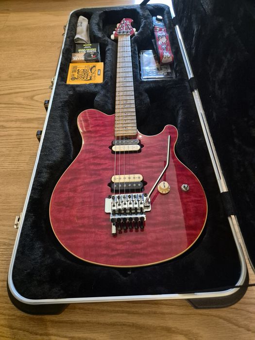 Ernie Ball Music Man Axis